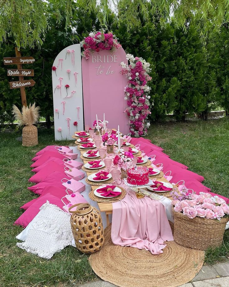 pick your favourite bridal shower decor! 💛✨ credits @bursadabirorganizasyon